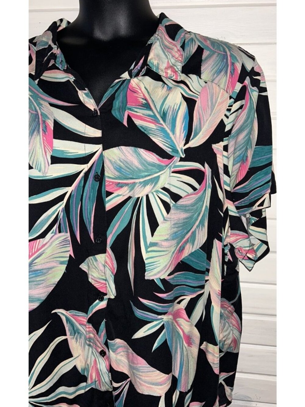 Torrid Sz PLUS 5 5X Summer Floral Challis Top S/S Blouse Black Pink Teal EUC